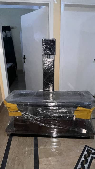 LCD/LED Console Table