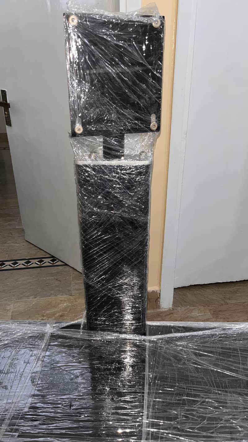 LCD/LED Console Table 2