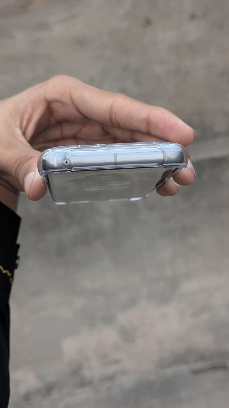 Google Pixel 8 5