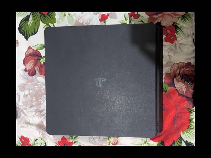 PS4 slim 1