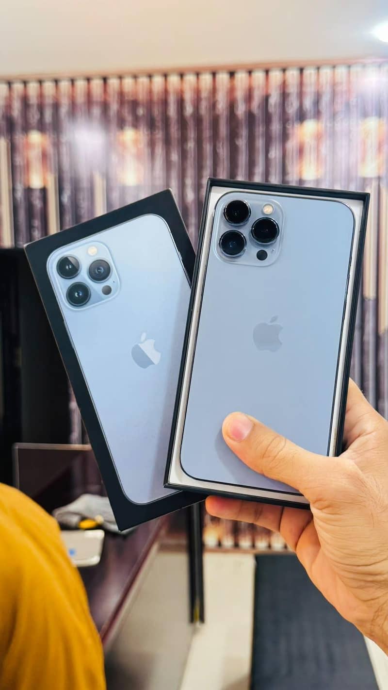 Apple iPhone 13 Pro Max 0