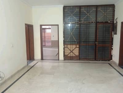 Centrally Located Prime Location Lower Portion Available In Model Town For rent