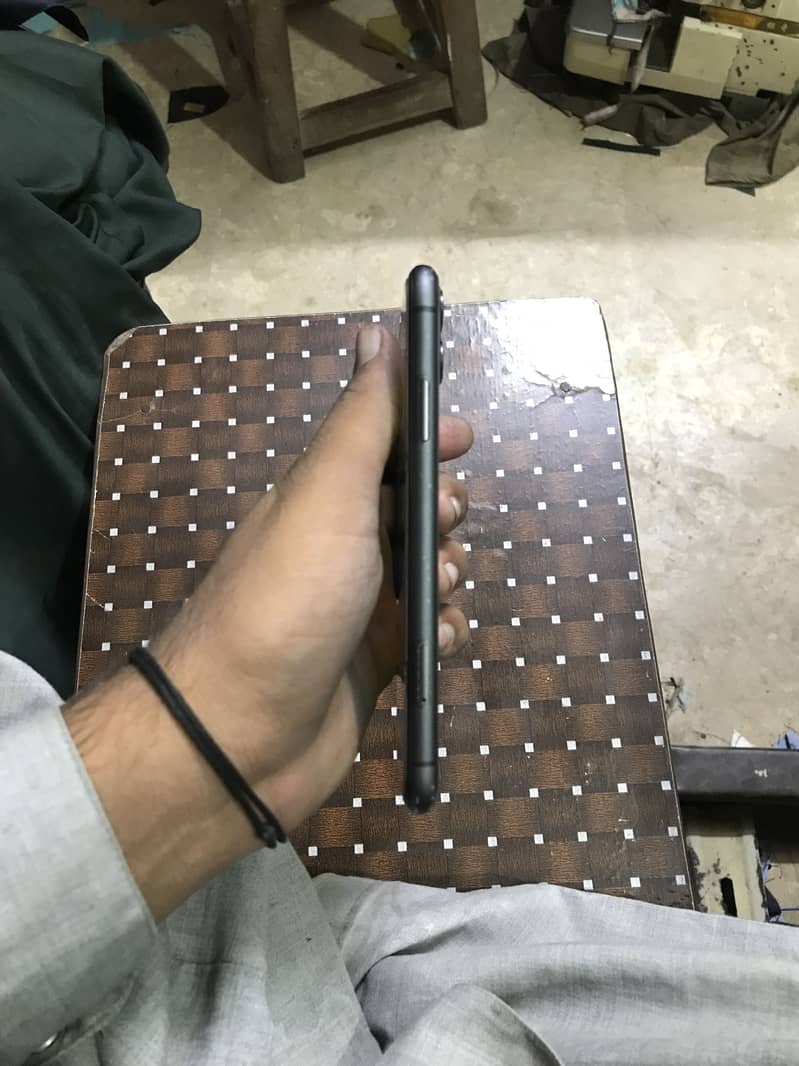 Apple iPhone 11 6