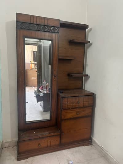 Dressing table with 2 side table urgent for sale