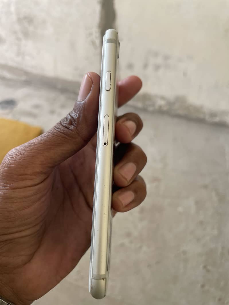 Apple iPhone 8 5