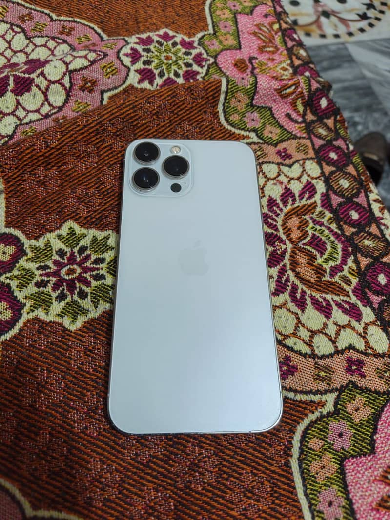 Apple iPhone 13 Pro Max 0