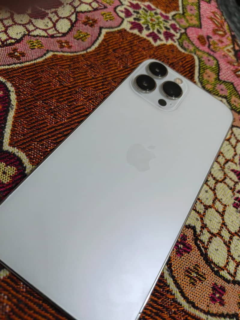 Apple iPhone 13 Pro Max 6