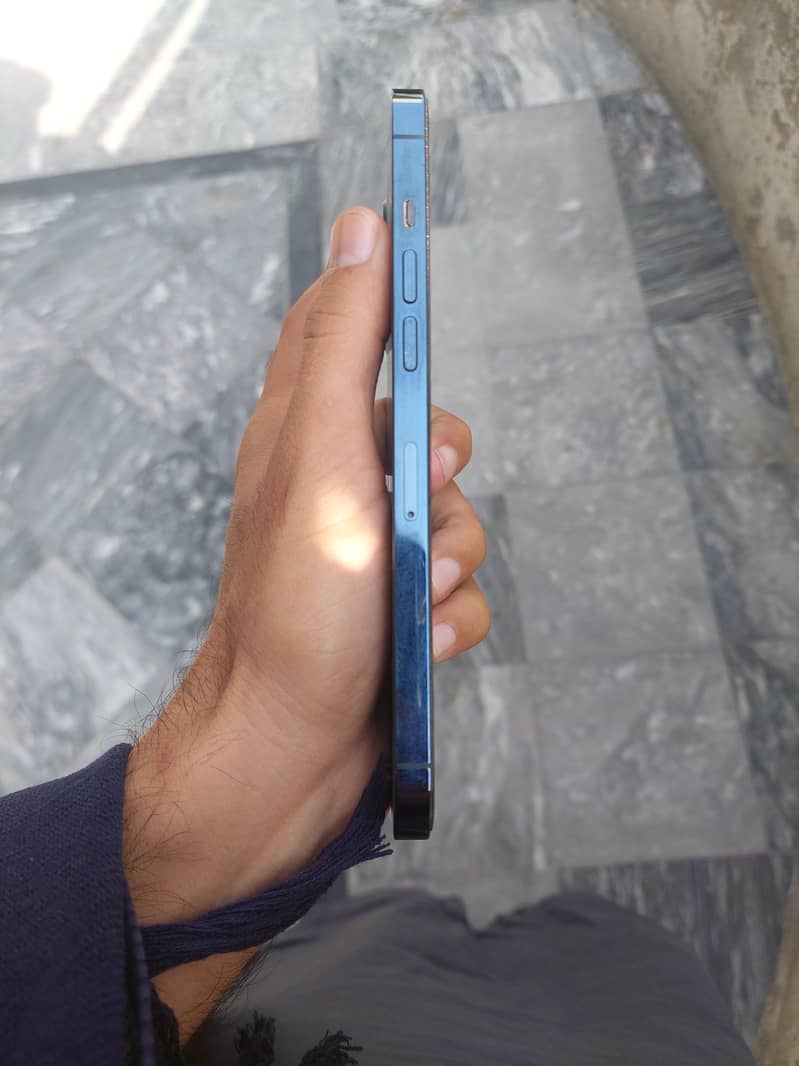 Apple iPhone 12 Pro Max 3