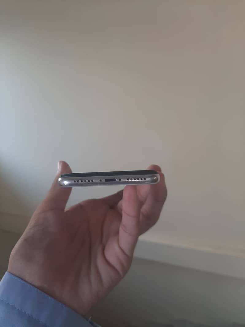 Apple iPhone X 5
