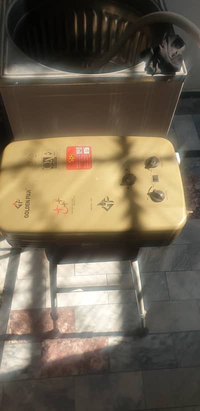 i selling this good condition geyser cus we dont have gas in our house