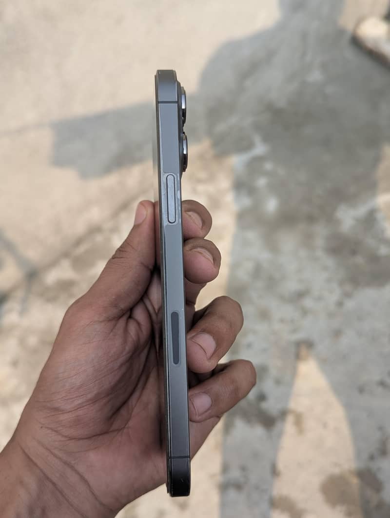 Apple iPhone 13 Pro Max 3
