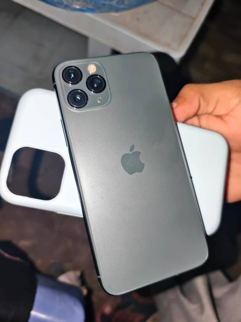 Apple iPhone 11 Pro 1