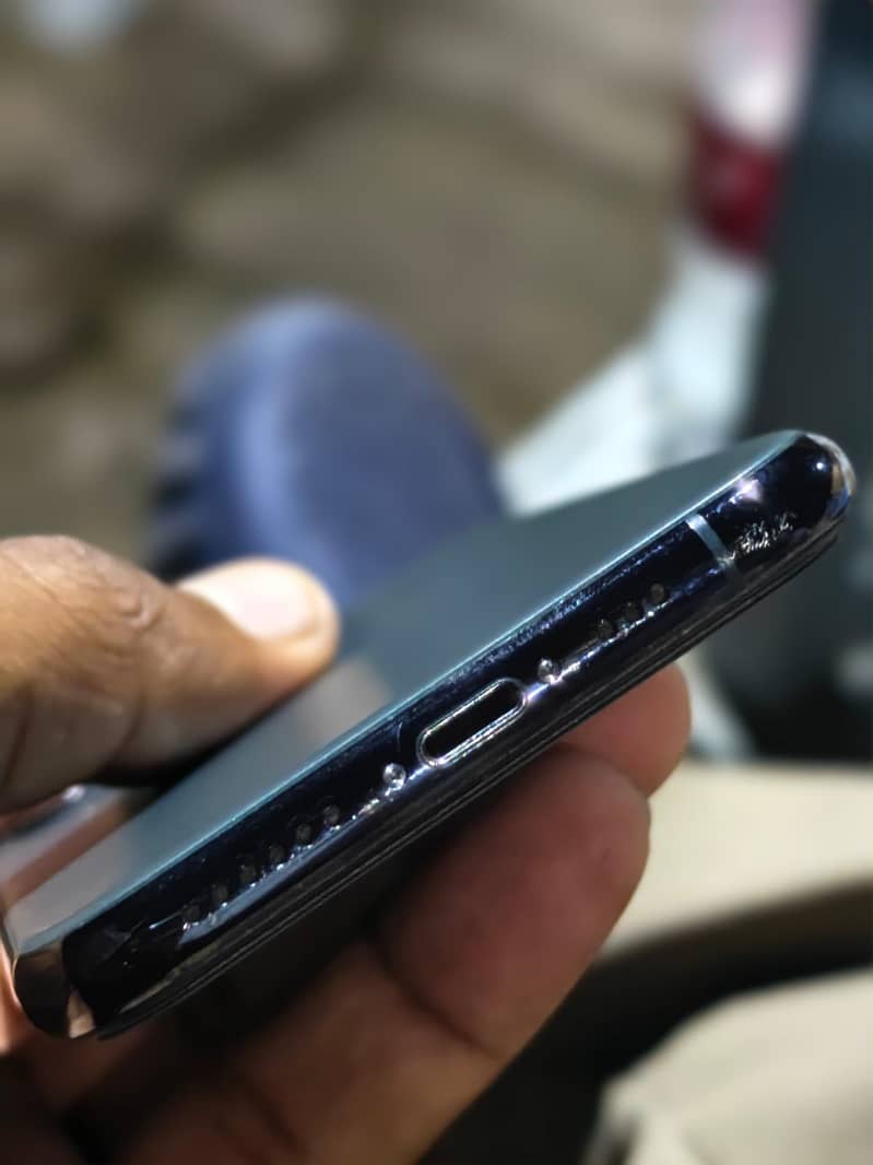Apple iPhone 11 Pro 2