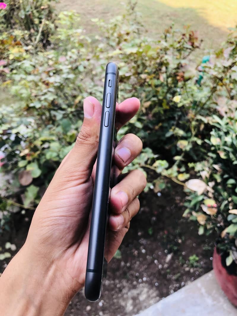 Apple iPhone 11 1