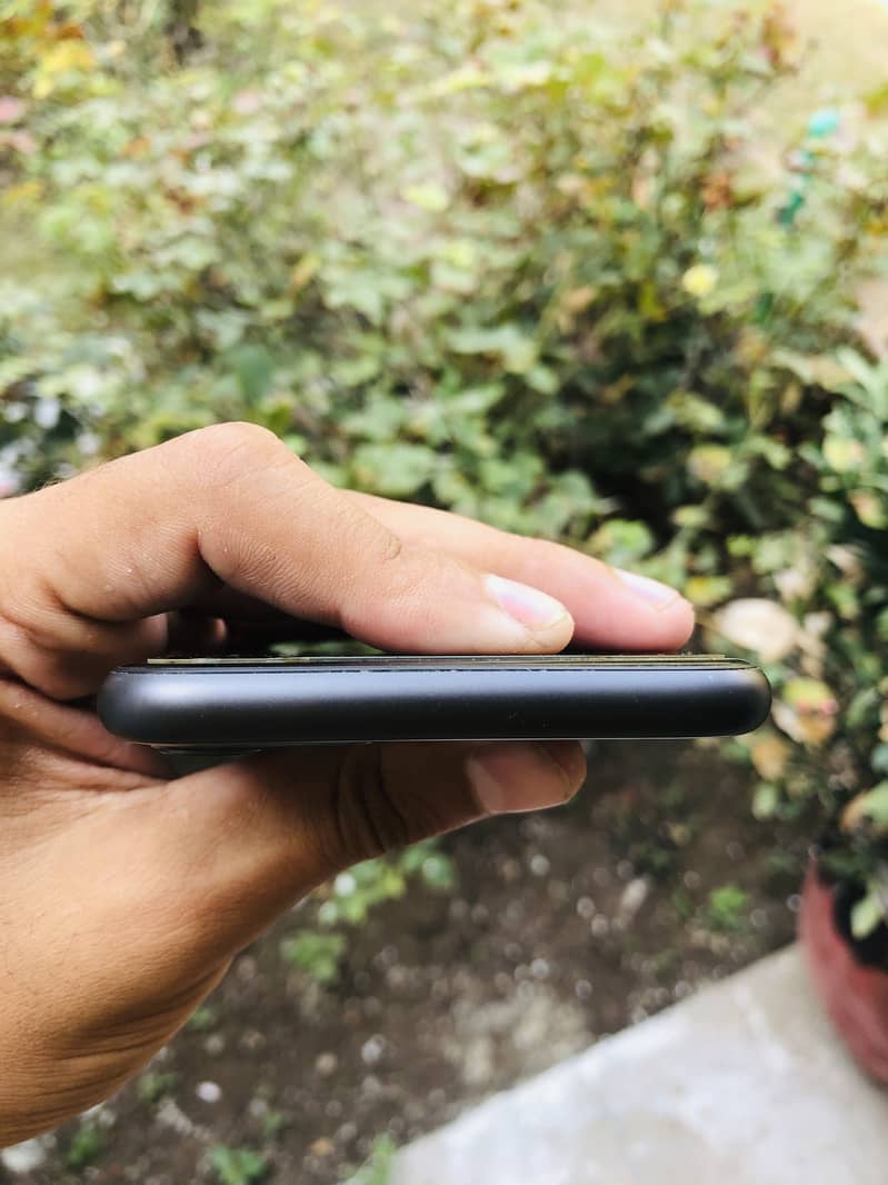 Apple iPhone 11 2