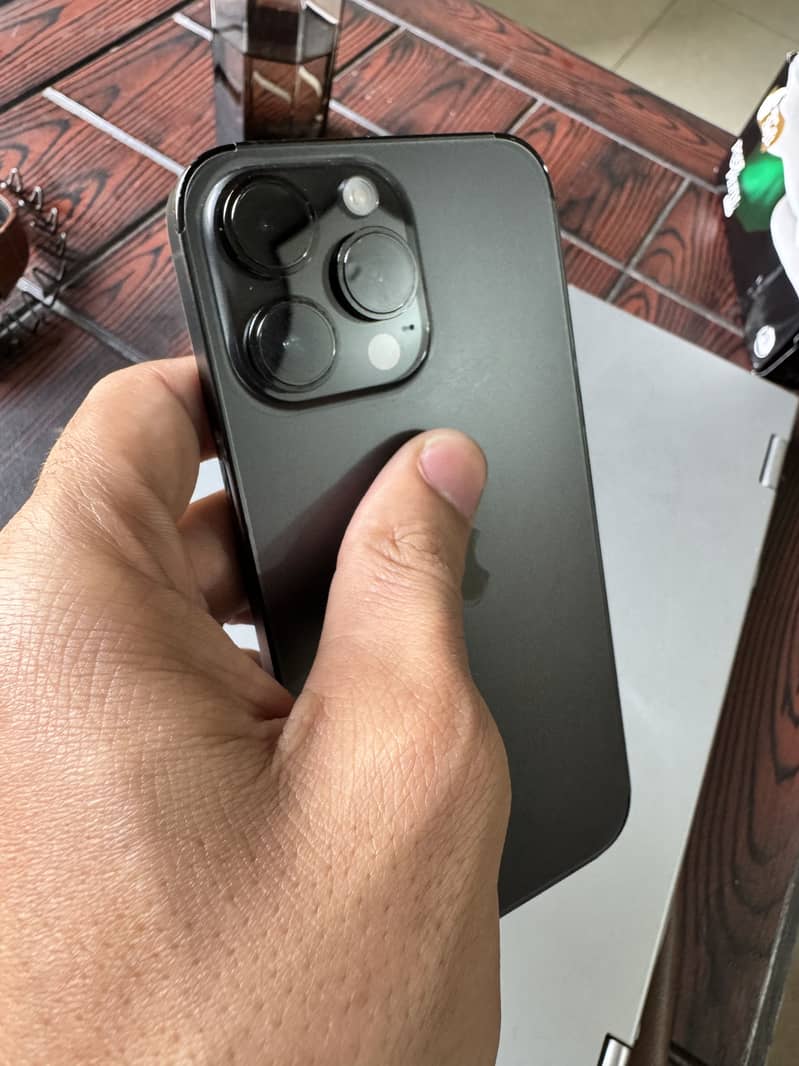 Apple iPhone 14 Pro Max 0