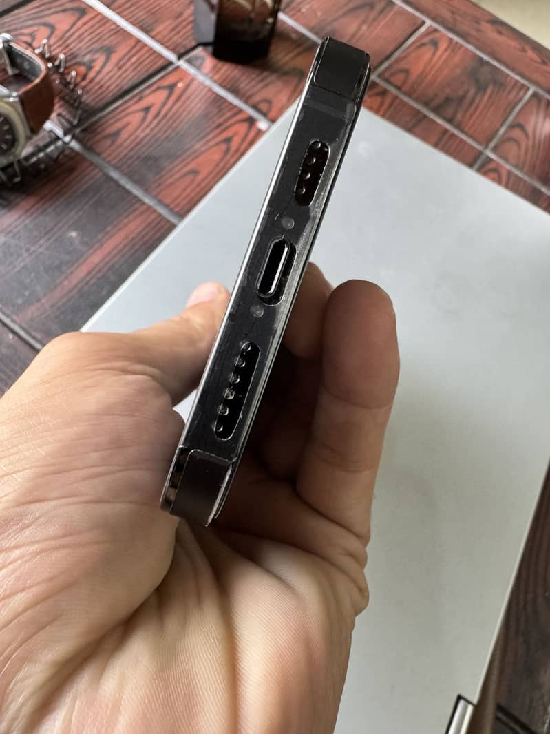 Apple iPhone 14 Pro Max 4