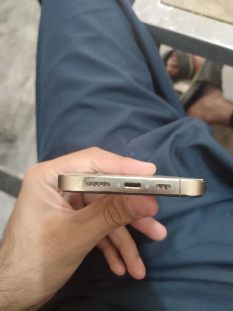 Apple iPhone 12 Pro 3