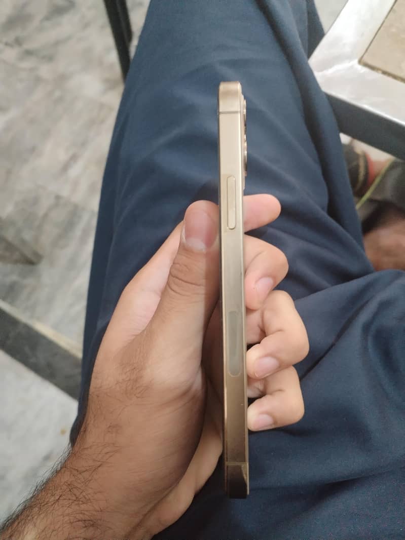 Apple iPhone 12 Pro 4