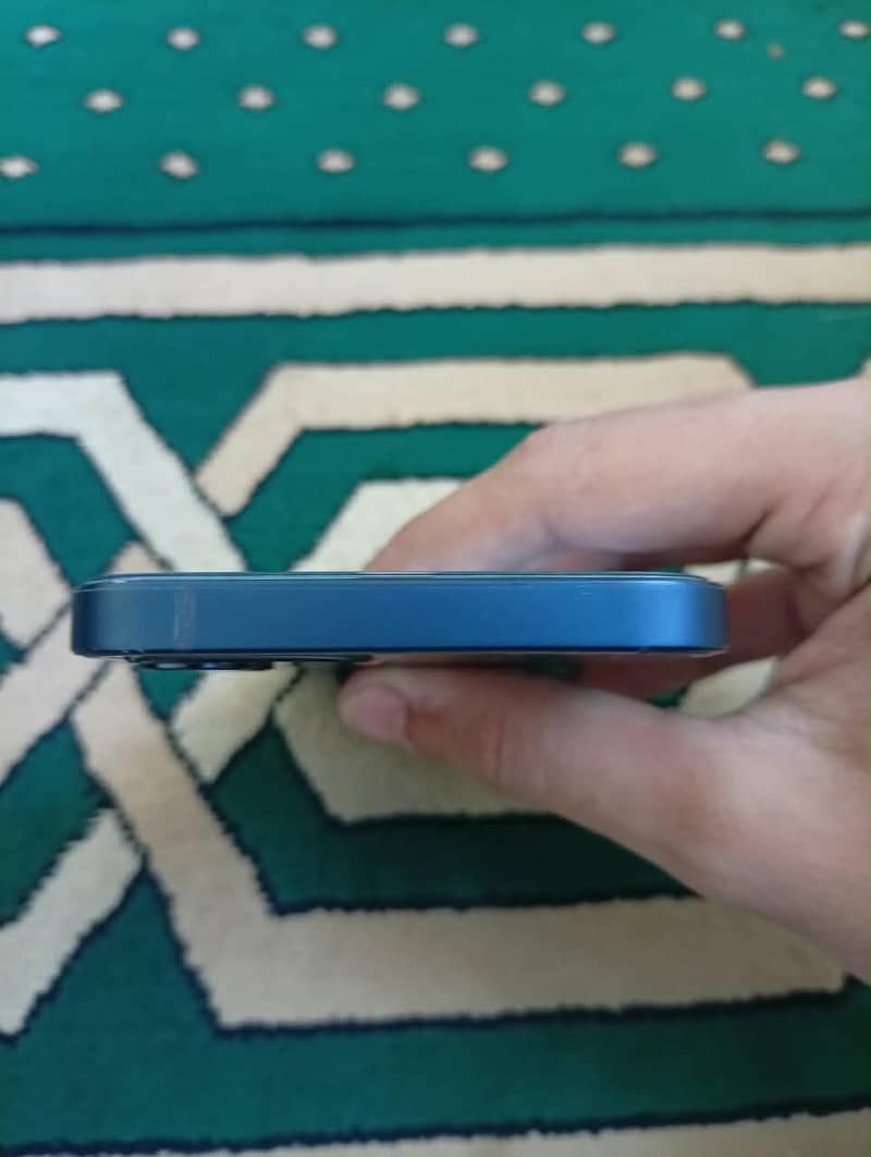 Apple iPhone 12 5