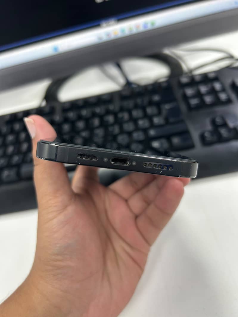 Apple iPhone 14 Pro Max 0
