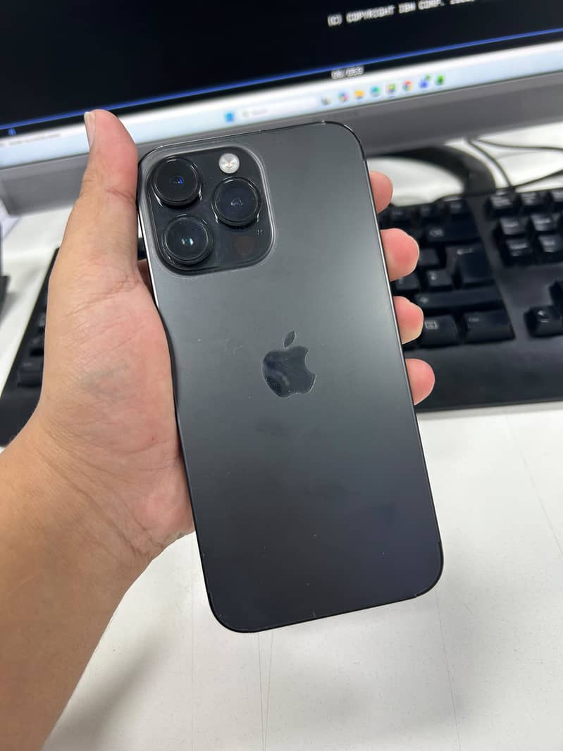 Apple iPhone 14 Pro Max 1
