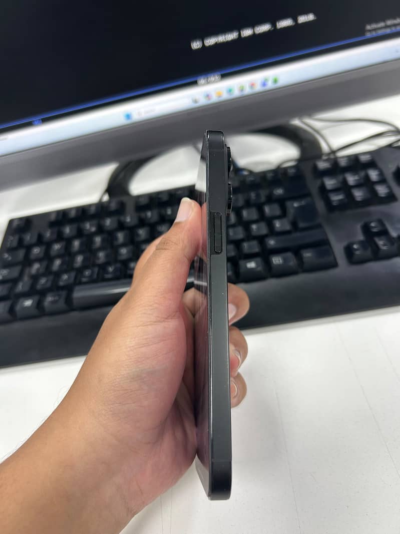 Apple iPhone 14 Pro Max 4