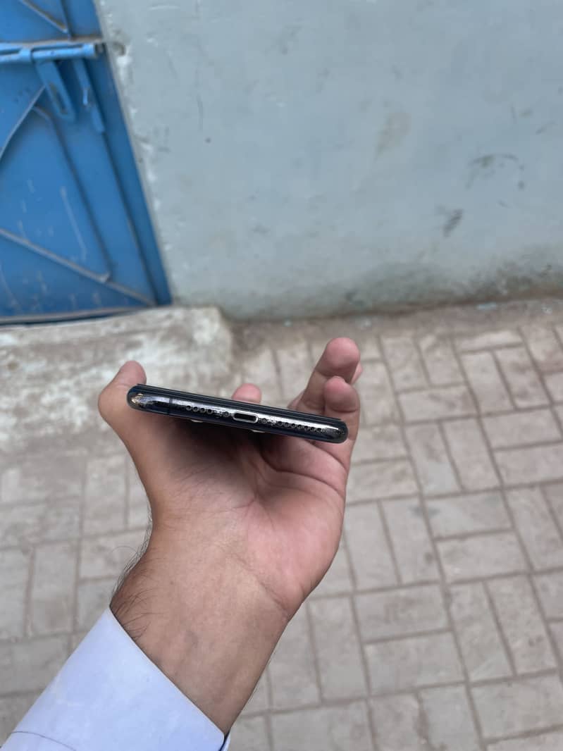 Apple iPhone XS Max 0