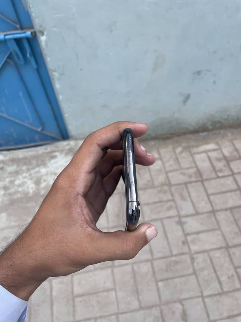 Apple iPhone XS Max 2