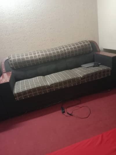 6 sitars sofa set 10 by 10 urgent sale