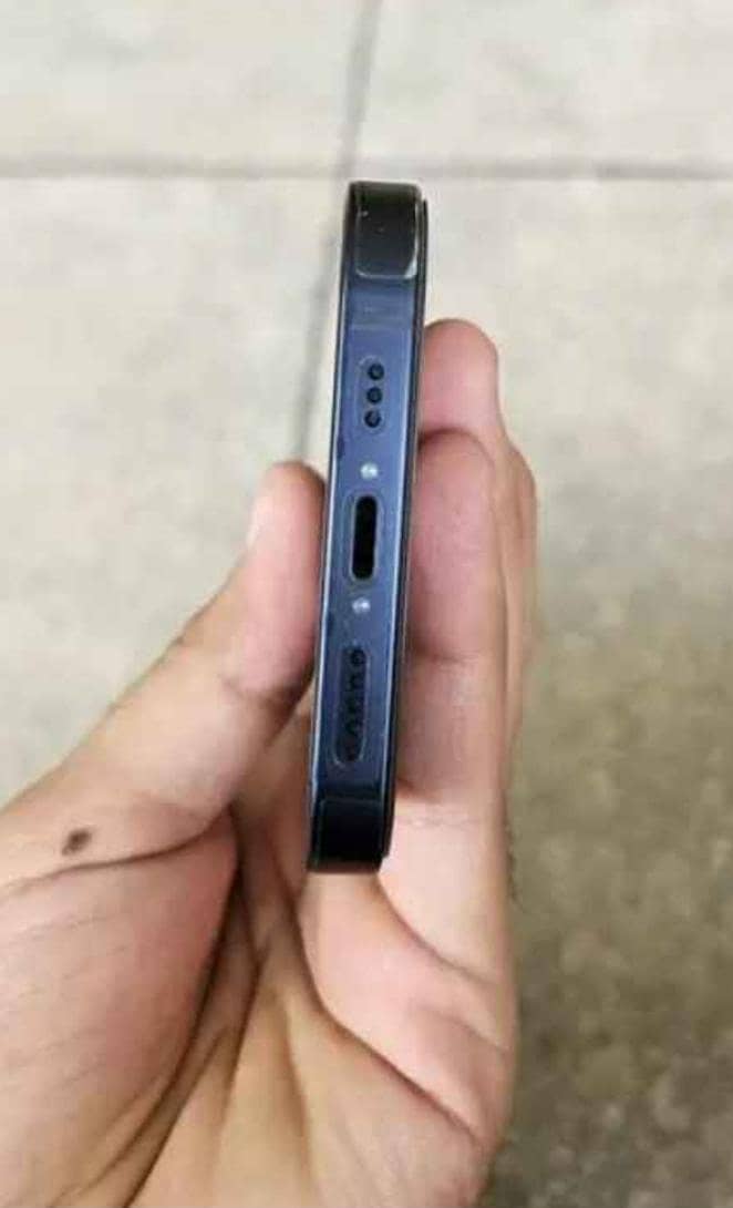 Apple iPhone 13 2
