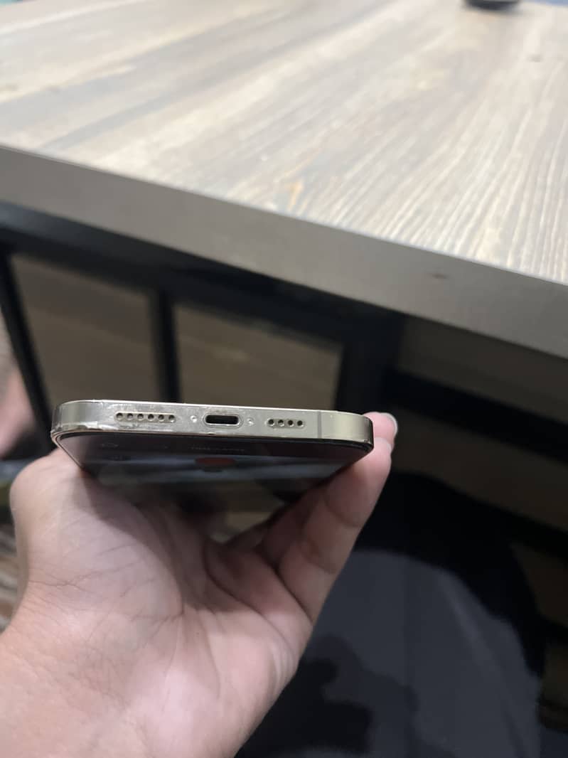 Apple iPhone 12 Pro Max 3
