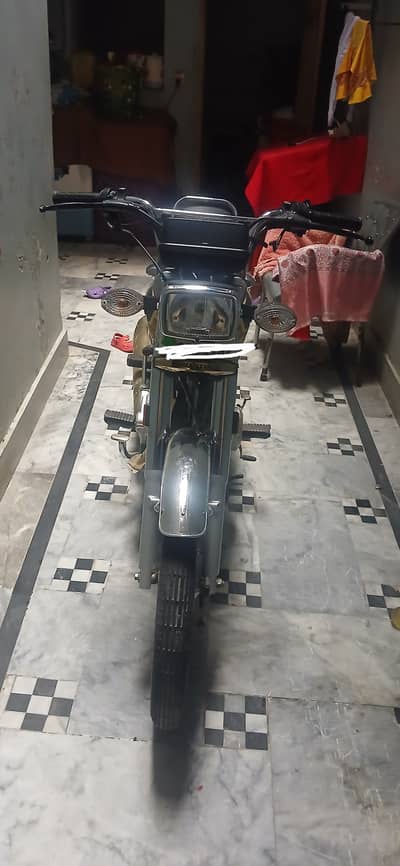 Honda CG 125 2026 Self Start Gold Edition