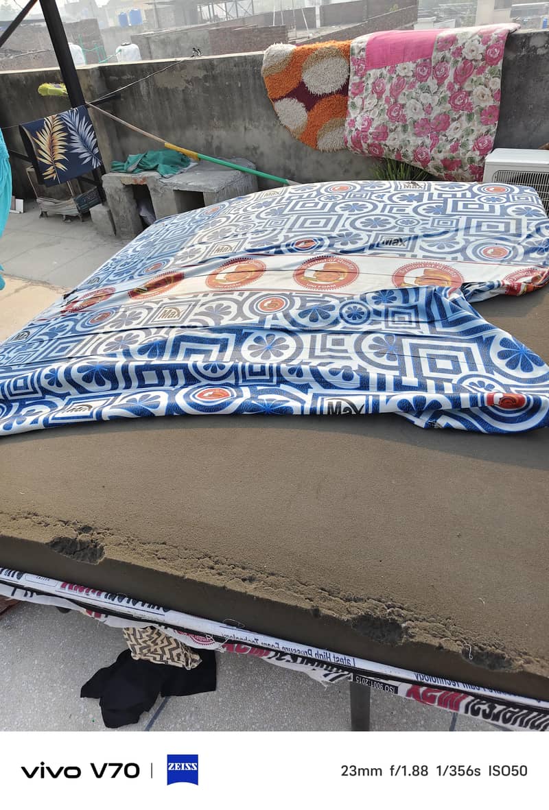 Universal max king size 72*78*6 1