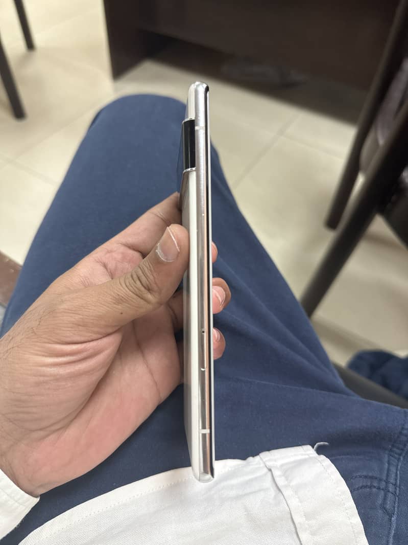 Google Pixel 6 Pro panda Edition 4