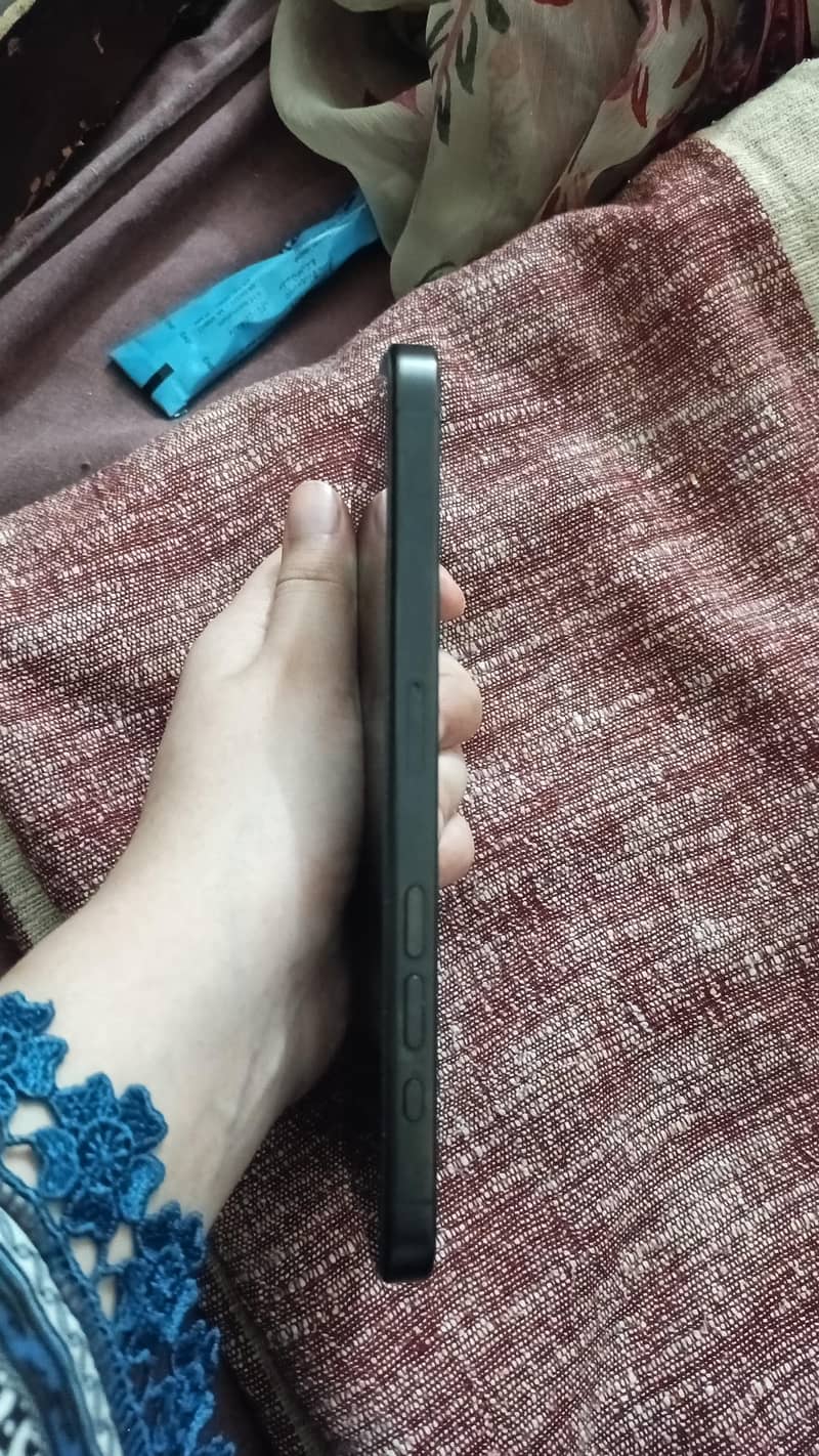 Apple iPhone 15 Pro Max 3