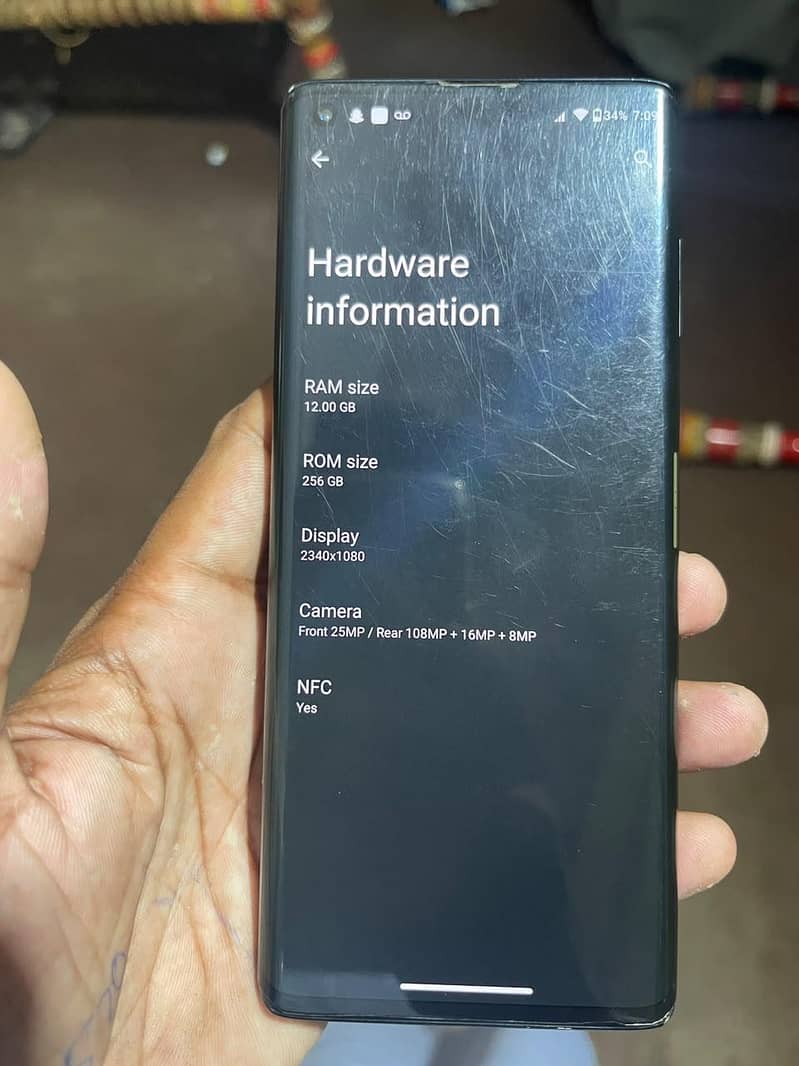 Motorola Edge Plus 1