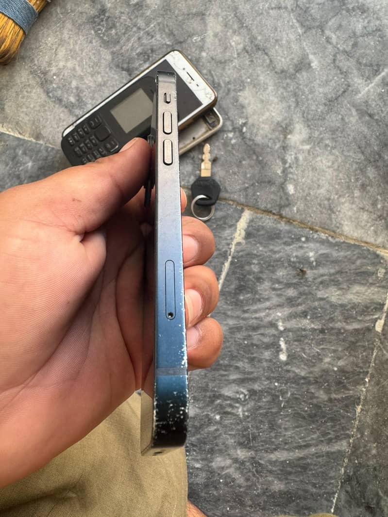 Apple iPhone 13 mini 2