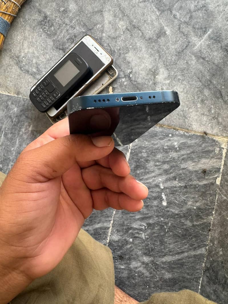 Apple iPhone 13 mini 3