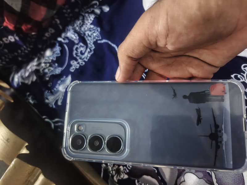 Tecno spark 40 pro plus 4