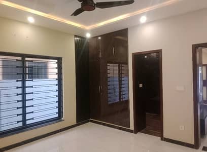 1 Kanal House In Bahria Town For sale At Good Location