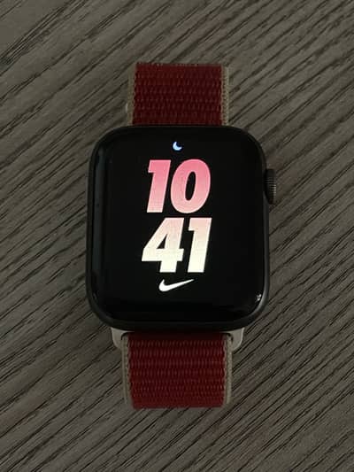 Apple Watch Series 4 (44MM)