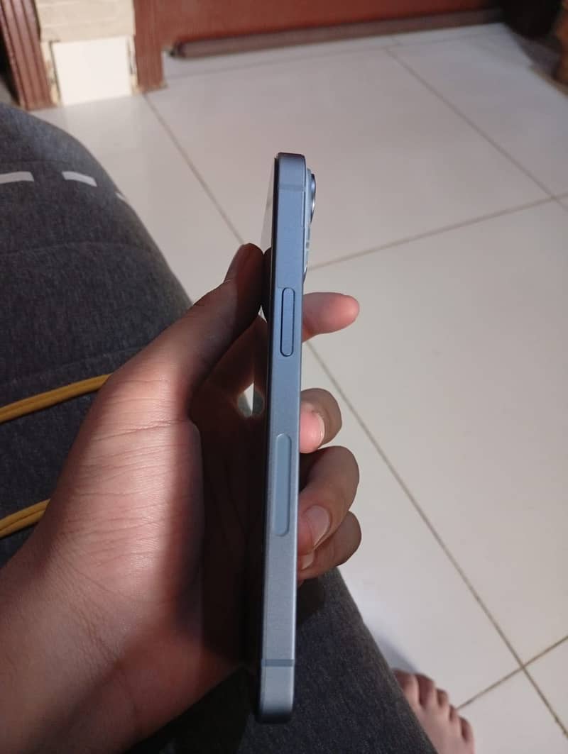 Apple iPhone 14 3