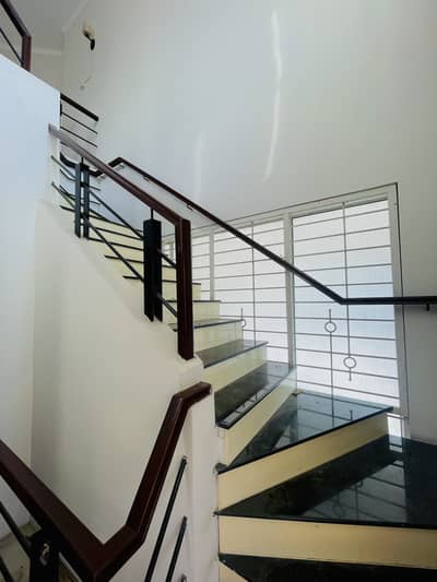 1 Kanal Upper Portion For Rent In DHA Phase 7, R Block Near Raya