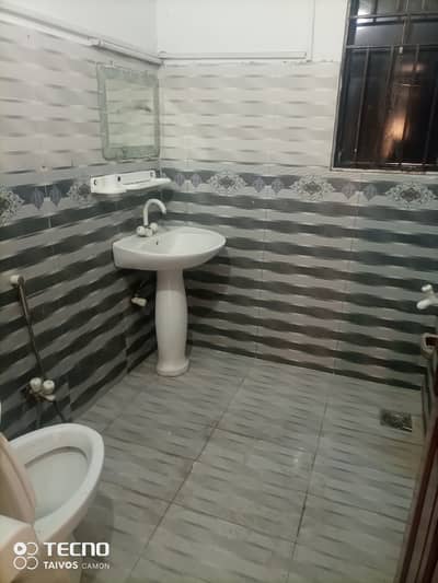 G10 40*80 upper portion for rent good location