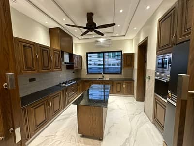 1 Kanal House For Rent In Dha Phase5 Hote Location Near Park Slidely Use