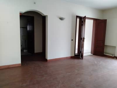 2kanal House For Rent In Dha Phase2 5bed Room Marble Floor 2sarvent Room Hote Location