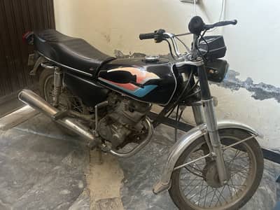 Honda CG 125 Model 2000 – Lahore Number