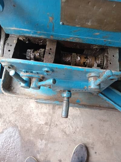 Heavy Duty Lathe Machine 8 Feet 4 Inch | 14 Inch Chuck | Lahore