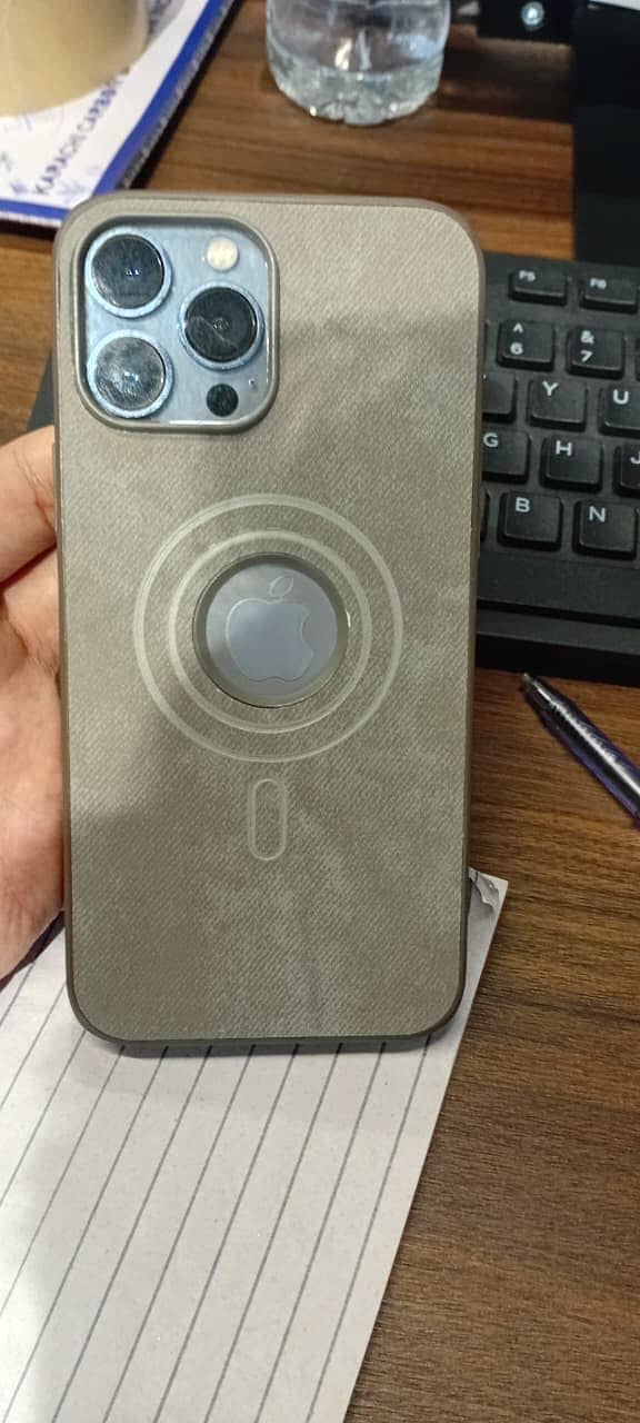 Apple iPhone 13 Pro Max 2